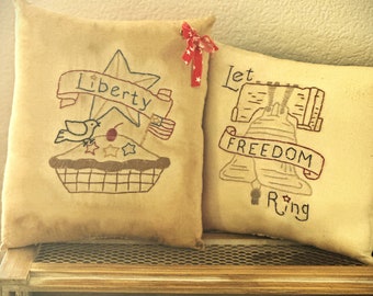 Americana pillows, primitive July 4 pillows, prim USA pillows, shelf sitter pillows, couch pillows, FAPM, Liberty pillows, God Bless pillow