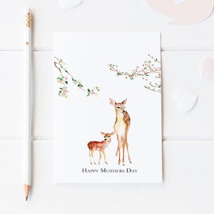 Momma Deer und Baby, mit Kirschblüten Muttertagskarte. 100 % Recyclingpapier. Karte für Mama. Karte für Frau. Nachhaltig.