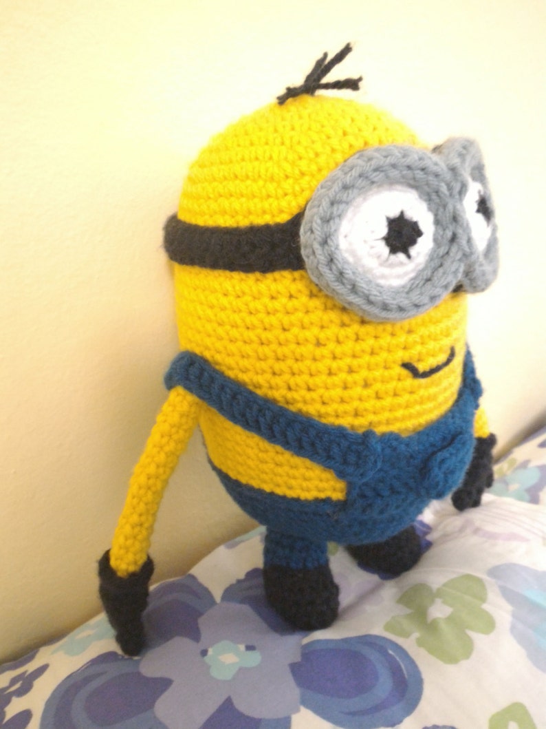 Amigurumi Crochet Minion Pattern two eyed Despicable me image 2