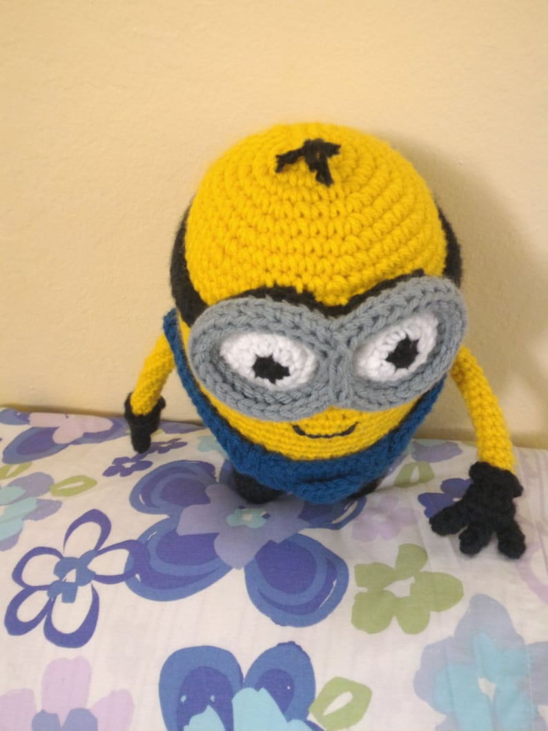 Amigurumi Crochet Minion Pattern two eyed Despicable me image 4