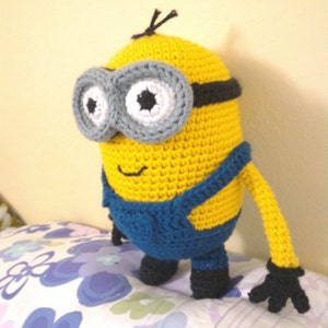 Amigurumi Crochet Minion Pattern two eyed Despicable me image 1