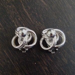 Coro Silver Tone knot clip earrings image 3