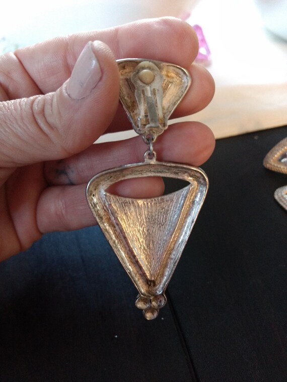 Bold silver drop triangle clip earrings - image 3