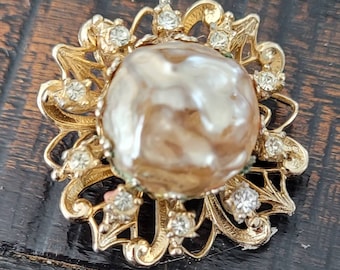Vintage Coro Gold Tone Brooch with Baroque Pearl