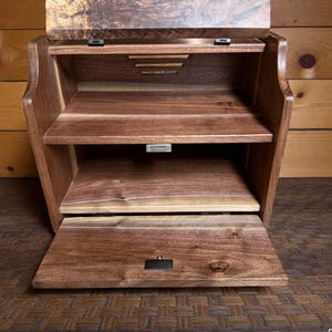 Handcrafted Solid Walnut Bread Box – Natural Kitchen Storage bild 2