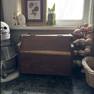 Handcrafted Solid Walnut Bread Box – Natural Kitchen Storage bild 9
