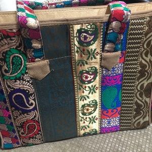 Patchwork Banarsi Gold indische Tasche traditionelle goldene Geldbörse mit langen Patches Saris Indische Sari Patchwork Banarsi Brokat / Zari Seidentasche