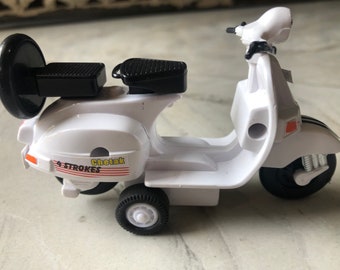 Pull back Indian mini scotter transport transport motorbike indian white mopet  Scotty for boy girl Indian toy/Gift for Her/Gift for Him