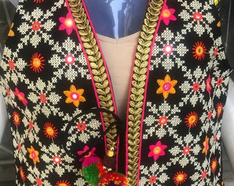 週末限定価格 Karachi glass beads handknit vest Karachi glass beads handknit vest BK | AKIRANAKA ONLINESTORE