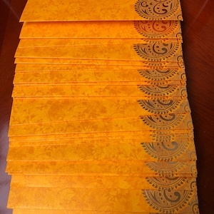 Lot de 22. Enveloppes jaunes pour argent/shagun avec motif indien en or. Porte-monnaie/cadeau/Cérémonie Haldi mariage/Diwali/Asiatique/enveloppe d'argent