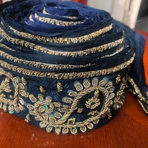 469 cm / 184,65 pollici trim blu navy / oro riciclato sari trim ricamo / perline lavoro bella perlina Sari tradizionale indiana e ricamo Finiture