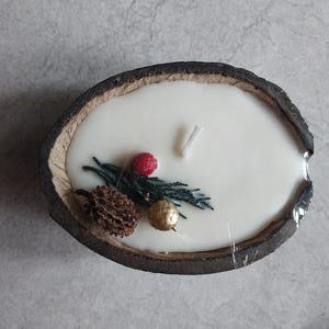 Eco friendly candle coconut shell 100% natural beautiful Indian Coconut Soy candle hand poured sustainable candles Vanilla Coconut shell