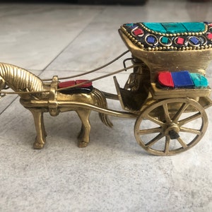 インドの真鍮製馬車、バイル ガディ、真鍮製、石細工、伝統的な運搬馬、ゴールド、グリーン/レッド/ブルー、インドのおもちゃ/彼/彼女へのギフト