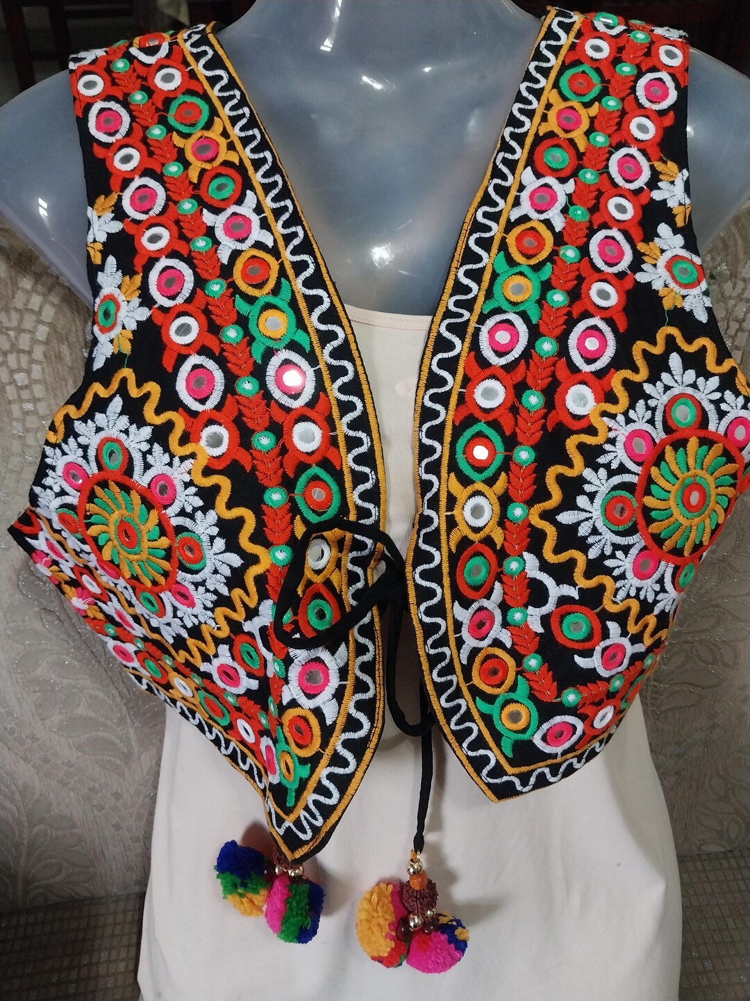 Beautiful Traditional Indian Ethnic Embroidered and Foil Mirror Work ...