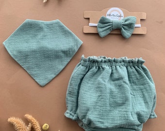 Muslin shorts baby shorts pump shorts baby in different sizes eucalyptus green cotton with bib and scarf