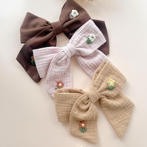 Haarschleifen aus Musselin mit Klammer und Mini-Blumen Patches