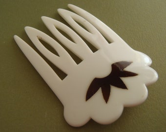 Vintage French Hair Comb 1960s unused White with Faux Tortoise Shell Inset 4.6 cm (1 7/8 inch) Wide