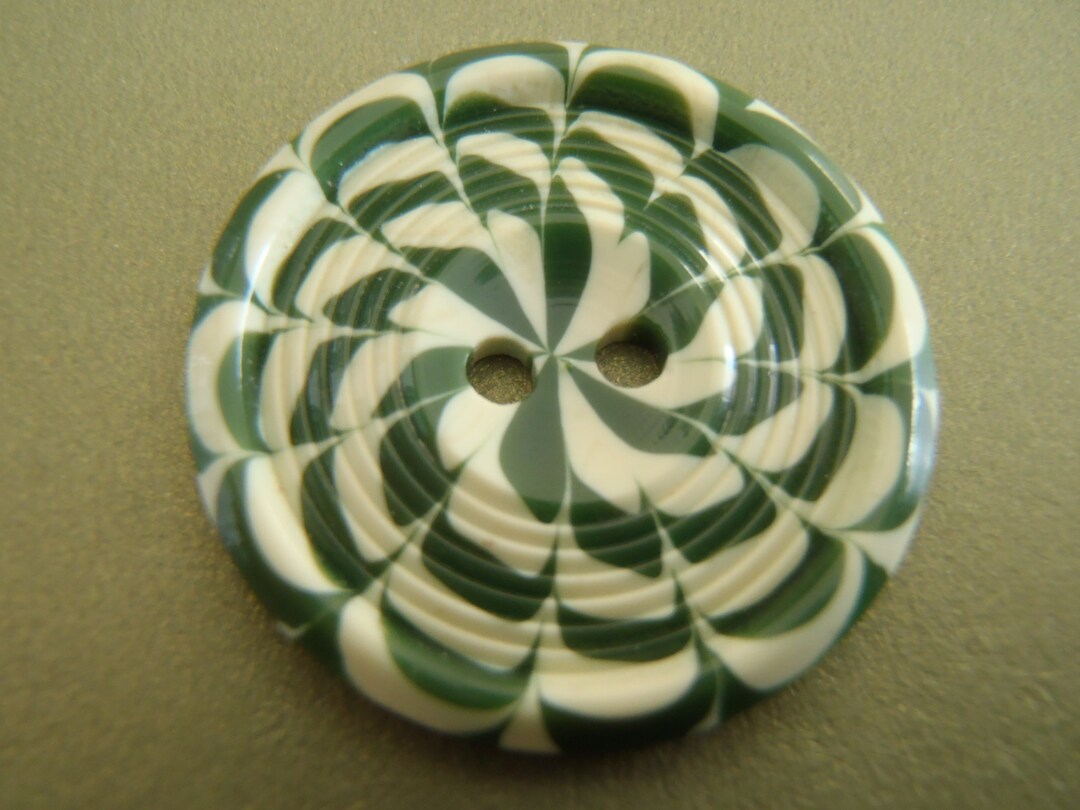 Large French Vintage Spiral Cookie Buttons Art Deco 40s Green and White ...