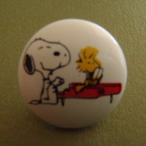 Snoopy Woodstock Piano Button 1965 UFS vintage collectible 18mm (3/4 inch) shanked sew craft