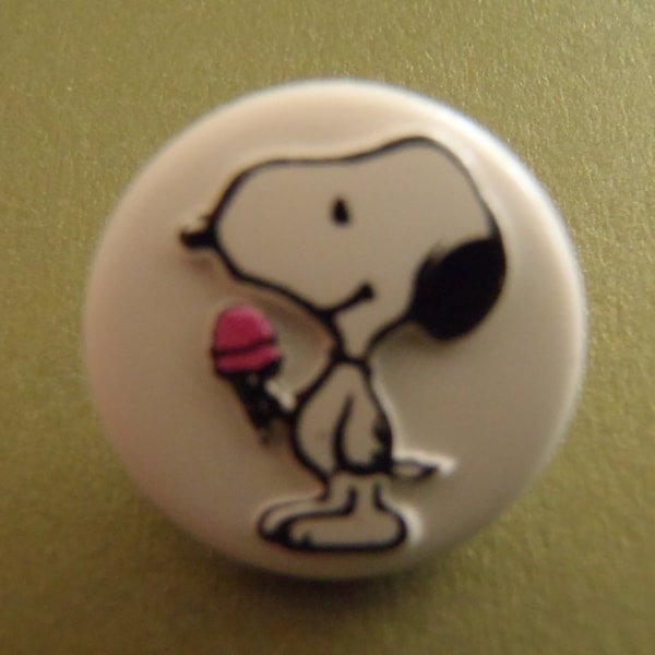 Snoopy with Ice Cream Cone Button 1958 UFS White Plastic vintage collectible 18 mm (3/4 inch) shanked sew craft jewelry scrapbook knit