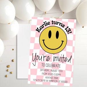 Invitation de fête d'anniversaire smiley rose, téléchargement numérique rétro, invitation d'anniversaire modifiable, modèle personnalisable, adolescent préadolescent préadolescent