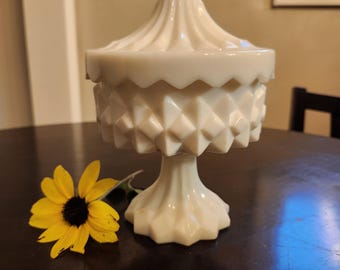 Vintage L.E. Smith Diamond Pattern Milk Glass Carousel Candy Dish with Lid