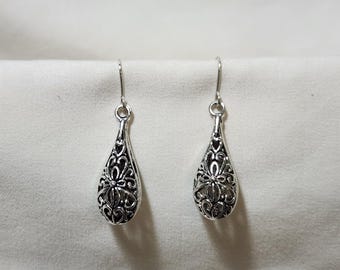 Vintage Silver Filigree Teardrop Dangle Earrings