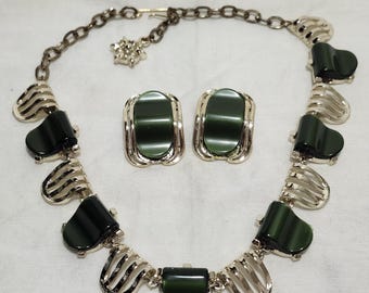 Vintage Gold Tone Green Thermoset Necklace and Earrings Set