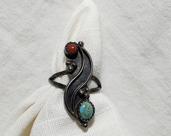 Anillo vintage Navajo de plata de ley con turquesa y coral, talla 5