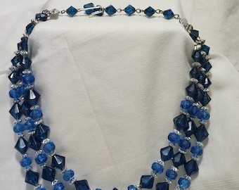 Collar de tres hileras de cuentas facetadas, mediados de siglo - Alemania Occidental