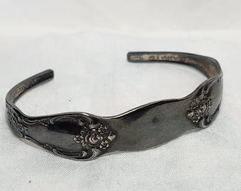 Pulsera tipo brazalete con forma de cuchara, chapada en plata antigua, de Wm. A. Rogers