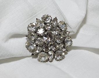 Broche vintage floral con forma de estrella y diamantes de imitación – Brillo de mediados de siglo