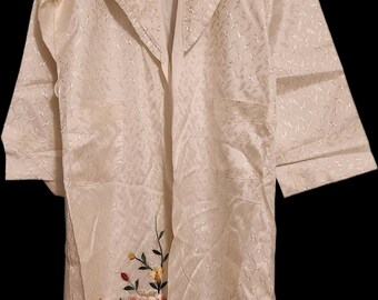 Vintage Japanese Silk Robe — Ivory Floral & Mount Fuji Embroidery — Women’s S/M -Rare Find