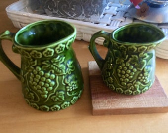 vintage Gilford Geschenk Messbecher x 2 1 Tasse und 1/2 Tasse grüne Messbecher mit Anhänger