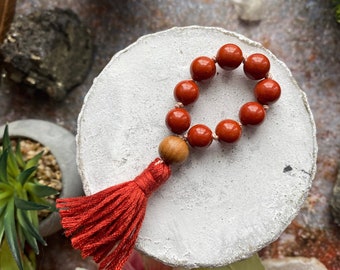 Mini mala TALISMAN, finger jewel, meditation jewel in red jasper, small mala semi precious stones, soothing and relaxing jewel, gift