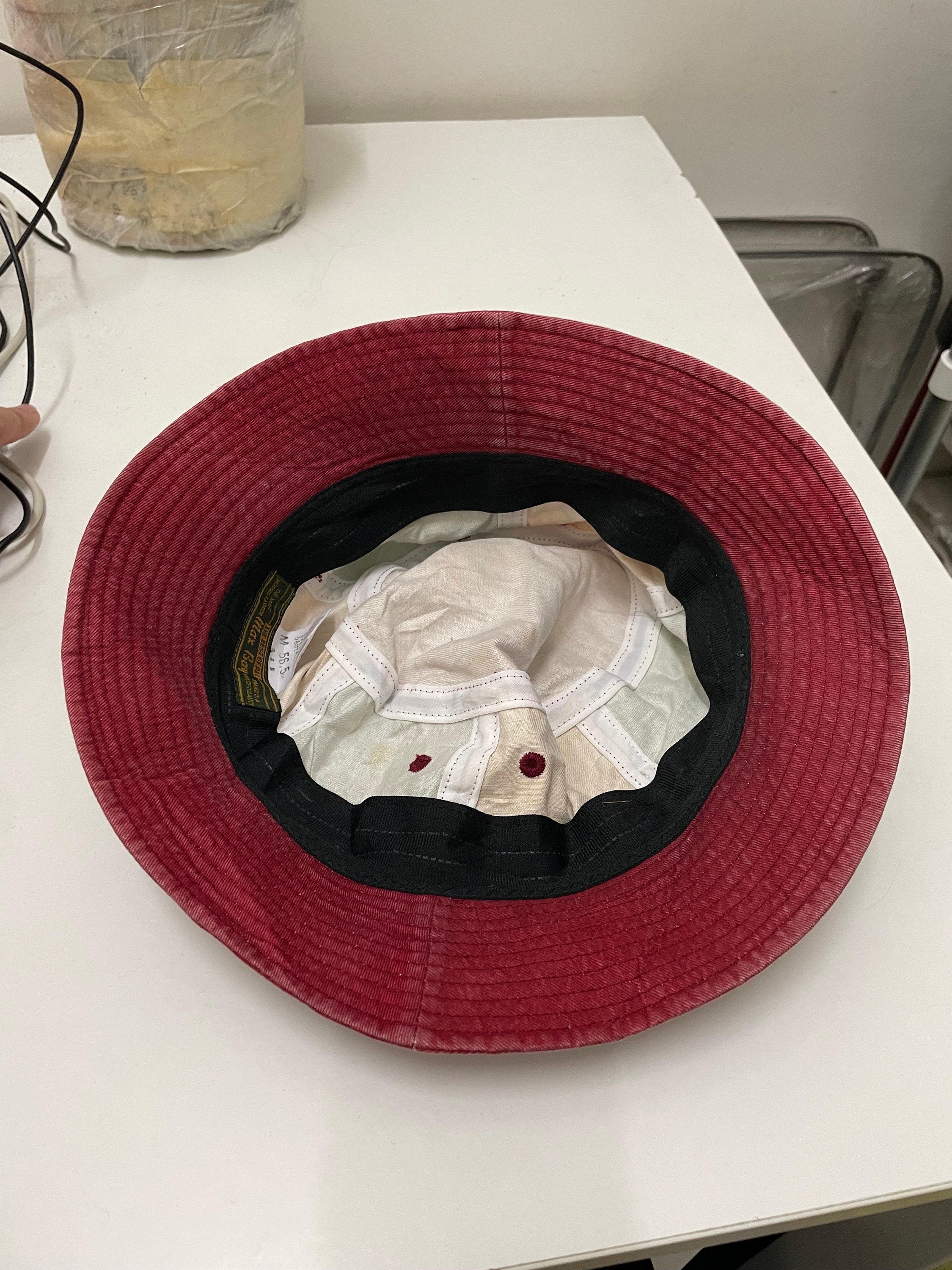 Chapeau bord tombant paille cousue ajustable avec ruban rouge
