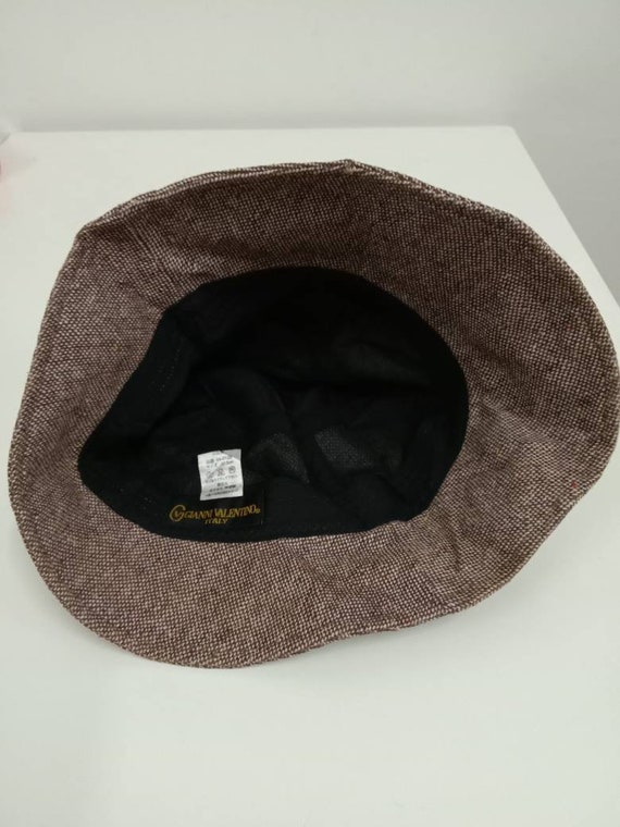 希少なヴィンテージ GIANNI VALENTINO バケットハット、刺繍ロゴ 希少なヴィンテージ GIANNI VALENTINO バケットハット、刺繍ロゴ