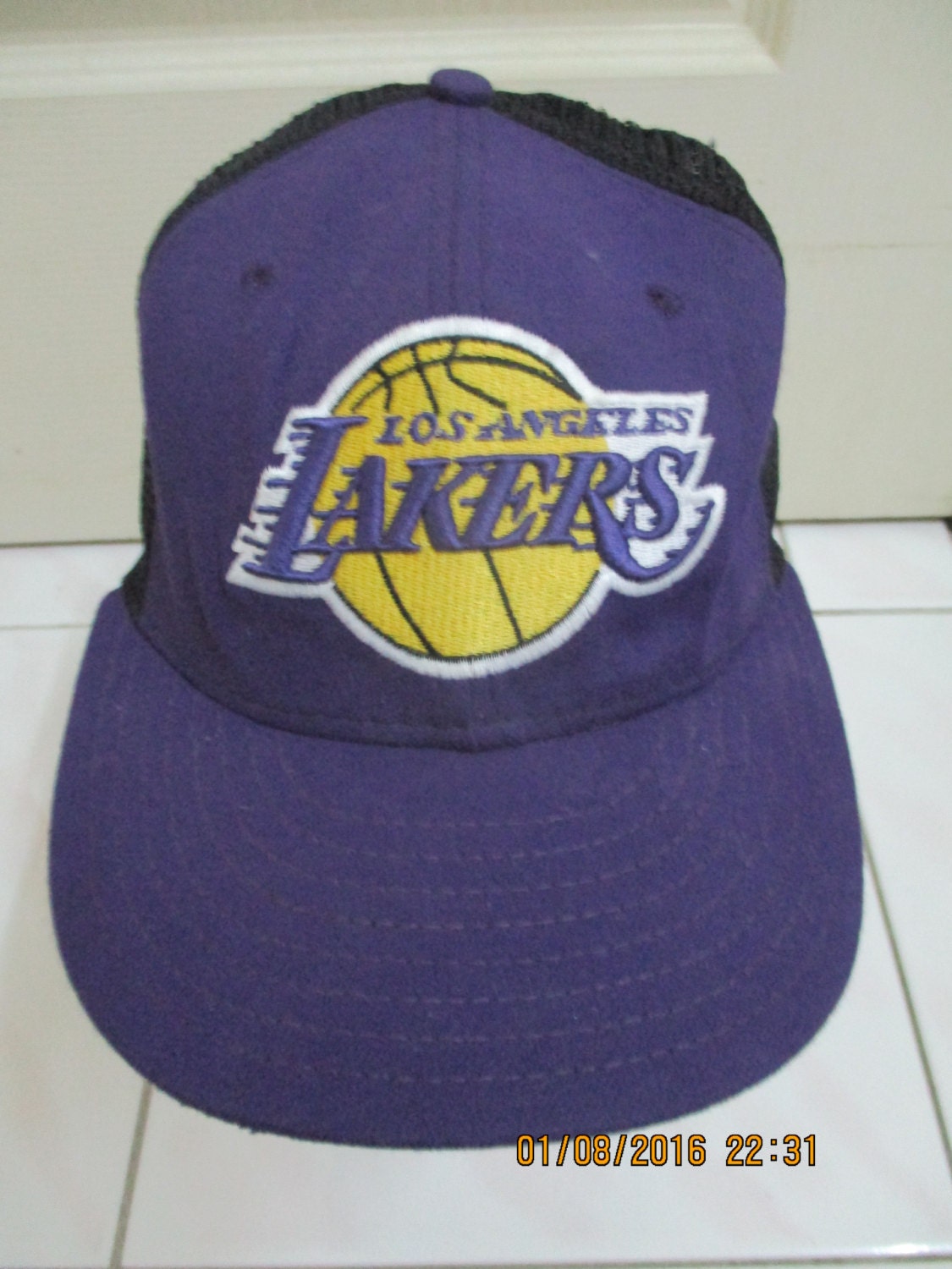 new era lakers cap