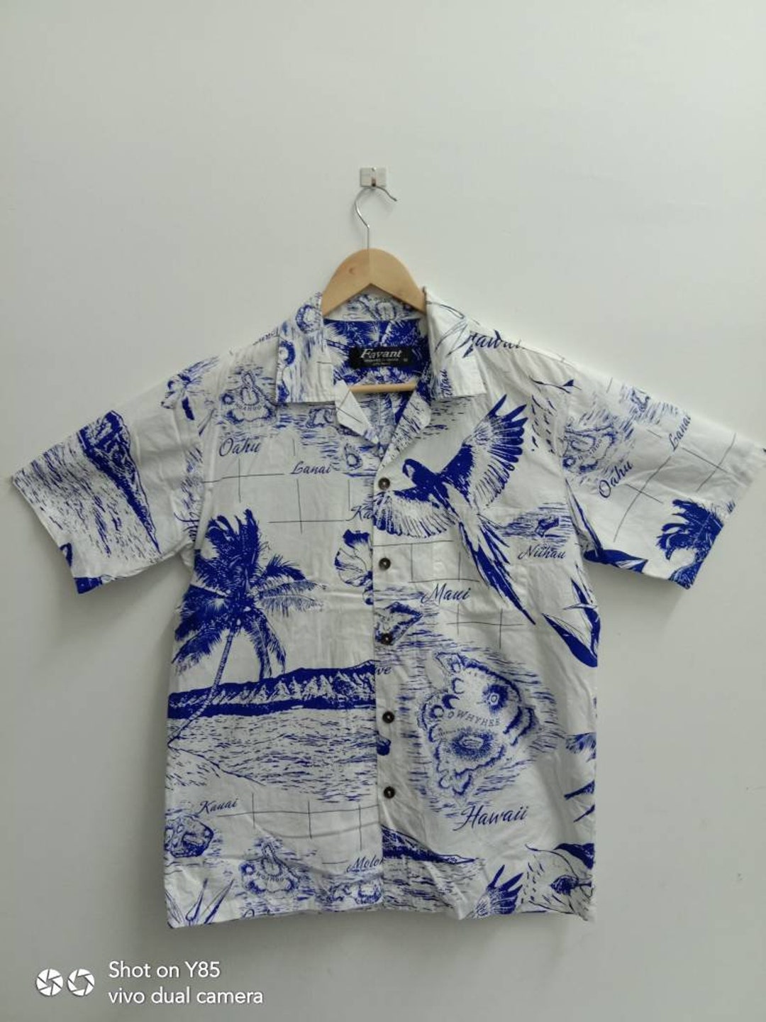 Vintage FAVANT Hawaii shirt, Island,beach,overprint,Kauai, niihau
