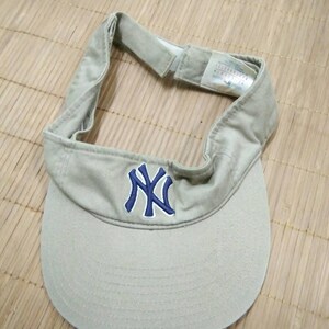 Rare! GUCCI NY New York Yankee MLB logo embroidered Women's Shirt