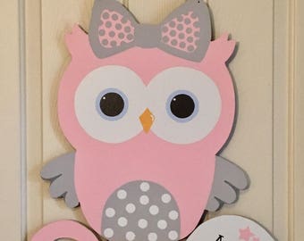 Baby Owl Door Hanger/Look Whoo's Here!/Hospital/Nursery Door Hanger/Personalized/Baby Shower Sign/Baby Rattle/It's a Boy!/It's a Girl!