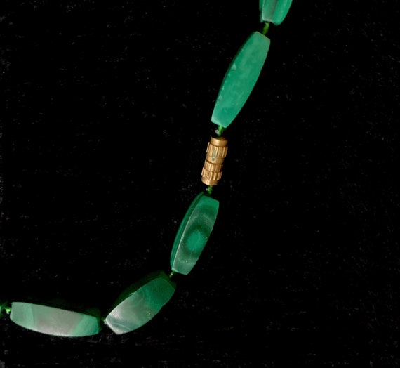 Vintage Malachite Graduated Oval Bead Necklace - image 3