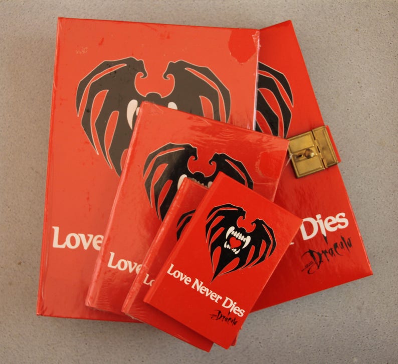 Bram Stocker/'s Dracula Love Never Dies Stationary