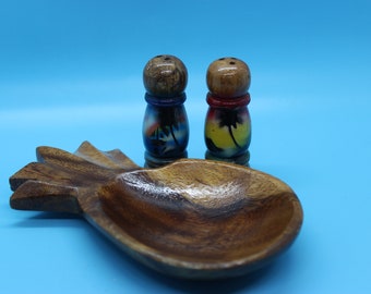 Monkey Pod Painted Bahama Wood Salt & Pepper Shaker Set