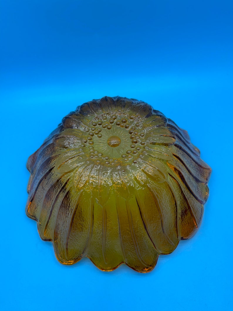 Indiana Amber Glass Sunflower Bowl 1960s image 6