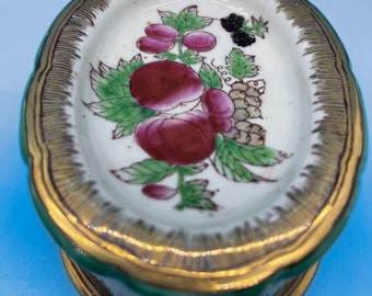 Vintage United Wilson Porcelain Soap Dish