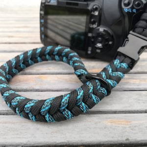 Camera hand strap / camera strap for DSLR made of paracord with quick release system