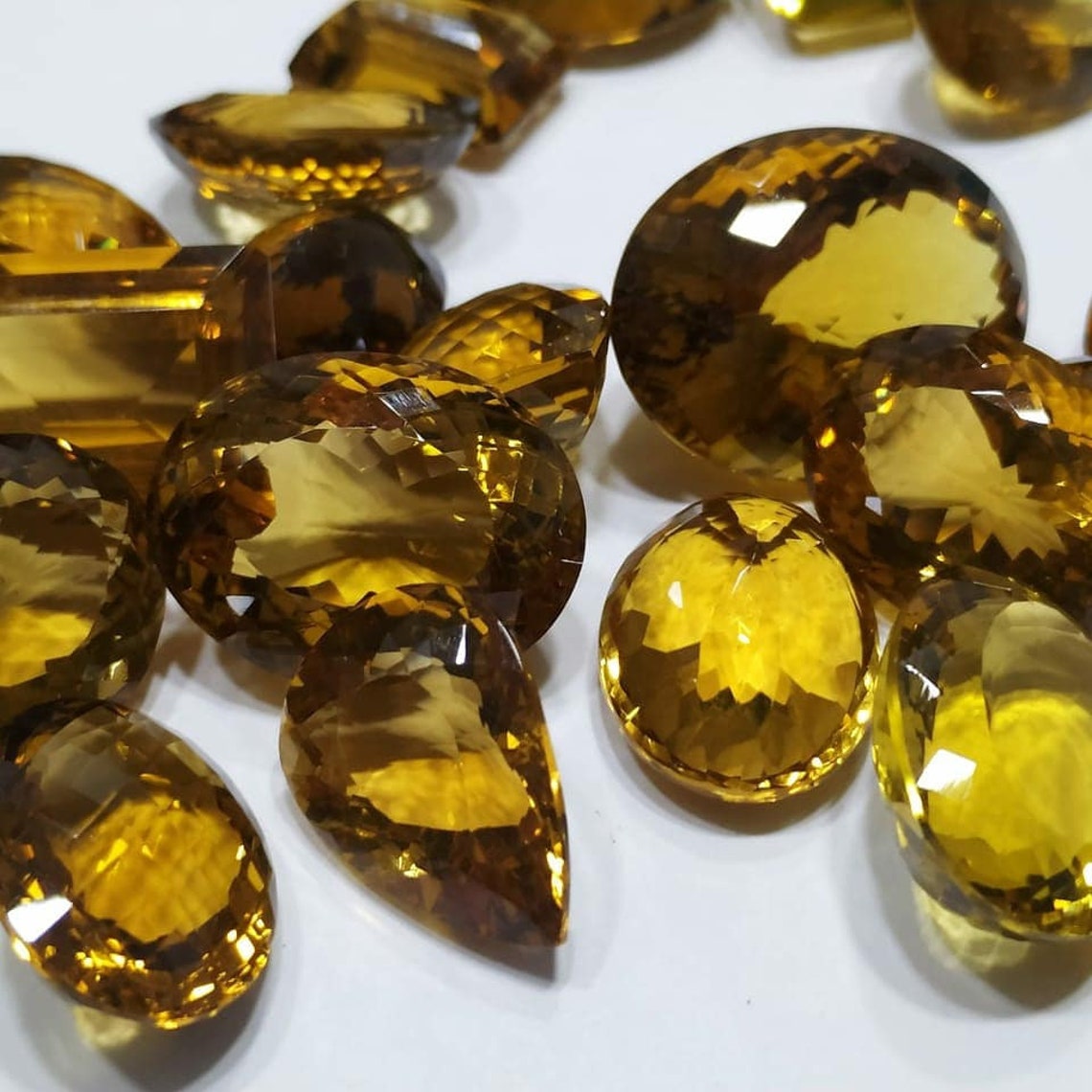 Beautiful Honey Quartz of 706 carat lot size Etsy