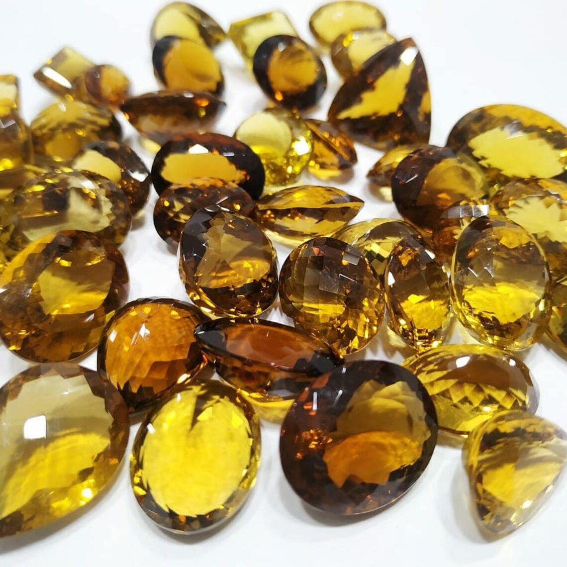Beautiful Honey Quartz of 706 carat lot size Etsy