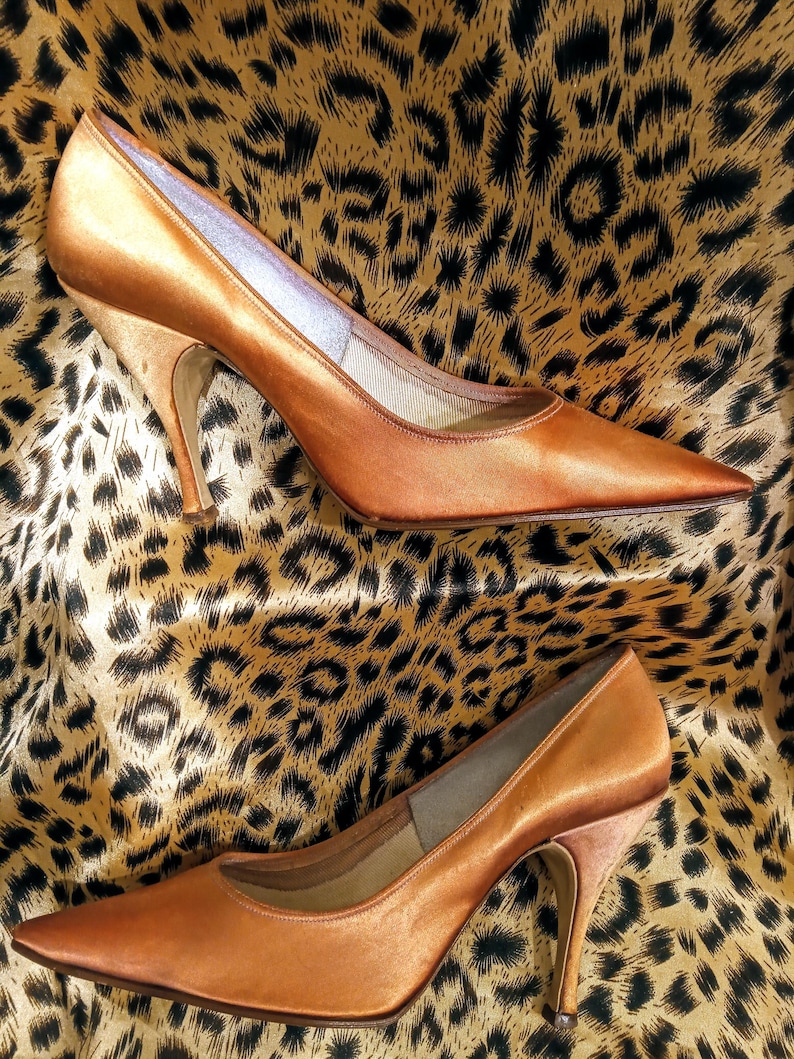 Vintage shoes. Glamorous stiletto evening shoes. Size four and a half. Made by Dolcis Soirée. image 7